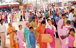 Devotees queue up to pay obeisance at Sri Mata Mansa Devi shrine on the occasion of Navratras in Panchkula 