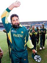 Inzamam-ul-Haq waves as he leaves the field after playing his last one-day match in Kingston on Wednesday