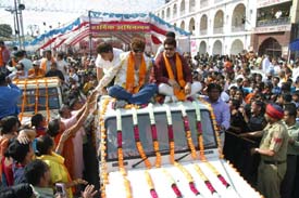 Arjun and Gajender Chohan of the Mahabharat tele-serial fame were among thousands who participated in the shobha yatra to mark Ram Navmi in Jalandhar on Monday. 