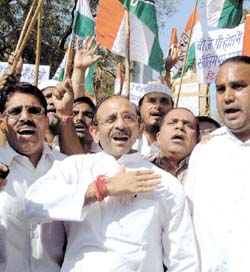 DPCC president Ram Babu Sharma leading a protest rally against his counterpart in BJP, Dr Harsh Vardhan, for his comments on sealing issue, at Jantar Mantar in the Capital