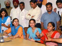 Students of St. Soldier College of Physiotherapy put forth their viewpoint before a five-member panel in Jalandhar on Monday