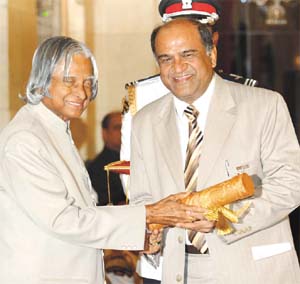 The President of India Dr A.P.J Abdul Kalam presenting the Padma Shree Award to Dr N.P. Gupta at Investiture ceremony at Rashtrapati Bhavan on Thursday