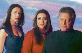 Smriti (centre) with co-stars in Virudh