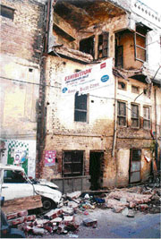 This crumbling building in Chowni Mohalla, Ludhiana, is a threat to life and property in its neighbourhood.