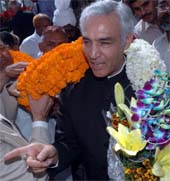 Tejender Khanna, who took over as the new Lieutenant-Governor of Delhi, accepts accolades after the swearing-in ceremony