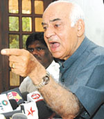 Former Delhi Chief Minister Madan Lal Khurana at a press conference in the Capital