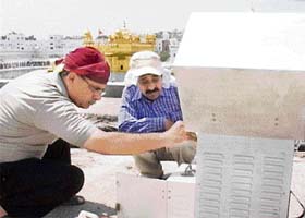 A high-volume sampler installed by the pollution control board on the top floor of the parikarma of Golden Temple