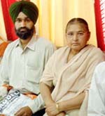 Kuldeep Singh with his mother Jasbir Kaur.