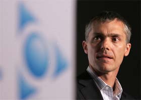 Chief operating officer of America Online (AOL) Ron Grant addresses a press conference in Bangalore.