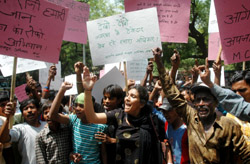 JUNKULEAN PROTEST: Waste pickers, wholesale junk dealers and recyclers protest against the privatisation of waste use at Jantar Mantar in the Capital on Tuesday. 