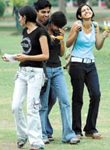 Thanda Thanda, Cool COol: Youngsters chill out at Boat Club in the Capital 