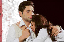 Shiney Ahuja and Shilpa Shetty in Life in a Metro