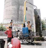 People find an ingenious way of meeting the shortage of water as their taps run dry almost the whole day in Ludhiana