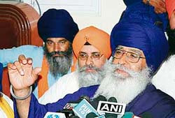 Baba Nihal Singh Hariyanwelanwale, Nihang chief, addresses a press conference in Amritsar
