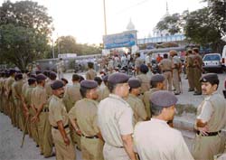 Police outside the Sector 20 gurdwara on Sunday evening