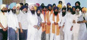 Office-bearers of Sikh organisations felicitate former “premis” welcoming them into the Sikh panth fold at Ahmedgarh
