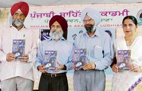 Sukhcharanjit Kaurs(extreme right) collection of Punjabi poetry Mitti Bol Payee releases at a function held in Punjabi Bhawan