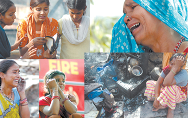 A few hundred houses were gutted in a fire that broke out in a slum cluster in the East Delhi area on Wednesday.