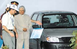 President A.P.J. Abdul Kalam with Maruti Udyog Ltd managing director Jagdish Khattar during his visit to the Maruti plant in Gurgaon