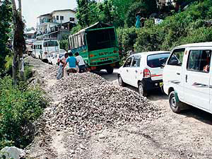 Frequent traffic jams on the Palampur-Dharamsala highway near the Chamunda temple have been causing a lot of inconvenience to tourists to Palampur, Dharamsala and the Chamunda temple.