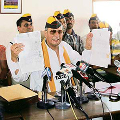 Major Vijay Singh Mankotia addresses mediapersons at Dharamsala on Thursday.