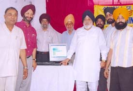 Rajya Sabha member Raj Mohinder Singh Majitha launching the website, www.bharatsandesh.com