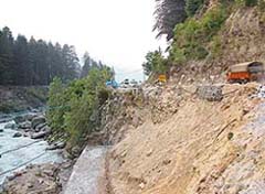 This patch of road at Vashishtha near Manali