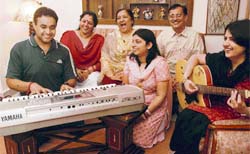 (Clockwise) Mayank,Seema,Meera ,Bimal,Samvadini&Shefali celebrate World Music Day :Photos by Vinay Malik
