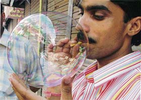 Catching nature’s colour in a bubble