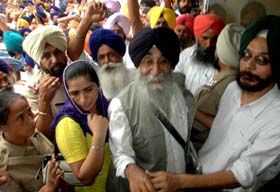 SAD (A) chief Simranjit Singh Mann with his supporters in the district court complex in Jalandhar on Thursday. A Tribune photograph