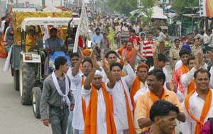 Devotees of Kabir takes out a Shobha Yatra in memory of the great saint in Jalandhar on Friday. The procession started from Bhargav Nagar temple and passed through Niketan Raod, Football Chowk and Model House Road, before completing a full circle.