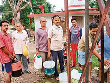 The drinking water crisis in Palampur town and its adjoining areas continued for the third day on Sunday, with many parts of the town going without water. Long queues were seen at hand pumps and other natural water sources.  Photo by Ravinder Sood 