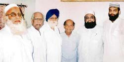 Maulana Habib-ur-Rehman Sani, Devi Chandi Verma, Kulwant Singh Dukhia, Harbhajan Sohal and Atiq-ur-Rehman at the function organised in memory of great freedom fighter Maulana Habib-ur-Rehman Ludhianvi