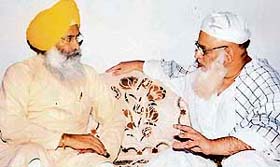 Sukhdev Singh Dhindsa with Shahi Imam of the Jama Masjid Maulana Habib-ur-Rehman