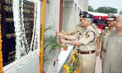 Delhi Commissioner of Police K. K. Paul inaugurates the new building of Sarita Vihar police station in the Capital