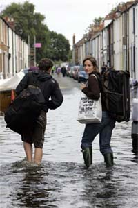 Residents are evacuated from Bridge Street in Oxford, central England