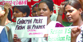 Activists of CPI (ML) protest against the recent deaths due to police firing in Andhra Pradesh, at Jantar Mantar in the Capital on Tueday