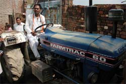 Kashmir Singh (R) is riding high on peoples faith in his abilities.