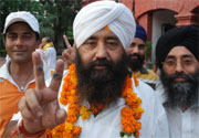 While Congress man Rajinder Berry won from Ward 30, independent candidate Joginder SIngh Tony emerged victorious from Ward 35.
