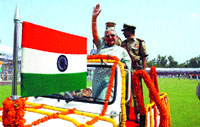 Delhi Chief Minister Sheila Dikshit inspects the guard of honour during the 60th Independence Day celebration in the Capital on Wednesday.