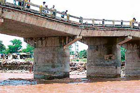 A view of the bridge in the Baddi area that has started sinking.