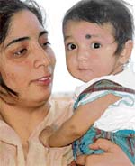 Om with his mother Ritu Kapoor.
