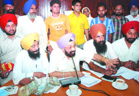 Lok Bhalai Party chief Balwant Singh Ramoowalia addresses press meet in Jalandhar. 