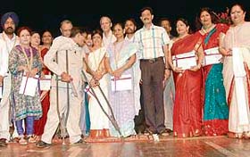 Teachers and NGO volunteers who were honoured by the Chandigarh administration