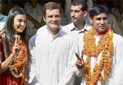 NSUI bags DUSU: Congress MP Rahul Gandhi with newly elected president of Delhi University Students Union Amrita Bahri (left) and vice- president Devraj Talan in New Delhi