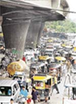 Auto mode: A long line of autorickshaws add to the traffic chaos near the Clock Tower in Ludhiana