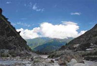 Gods Own land: As the clouds descend to kiss the hilly terrain of Rampur, natures confluence offers a slice of heaven.
