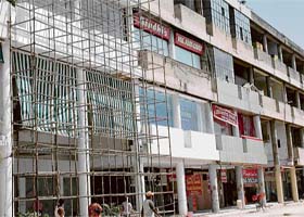 A number of showroom occupants undertake renovation by giving the go by to the rules in Sector 17, Chandigarh