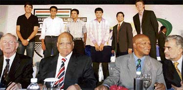 Front row (from left) Australian Cricket Board chairman Craig O. Connor, BCCI president Sharad Pawar and ICC chief Ray Mali; Back row (from left) cricketers Stephen Fleming, Anil Kumble, Rahul Dravid, Sourav Ganguly, Sachin Tendulkar and Glenn McGrath during a meeting in 