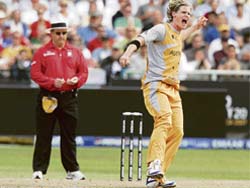 Australias Nathan Bracken celebrates the dismissal of Englands Stuart Broad during the Twenty20 World Cup match at the Newlands stadium in Cape Town